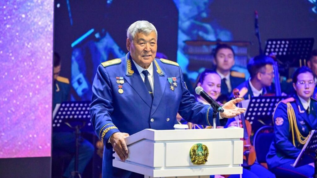 Первому космонавту Казахстана исполнилось 80 лет photo_5420331775499639787_y