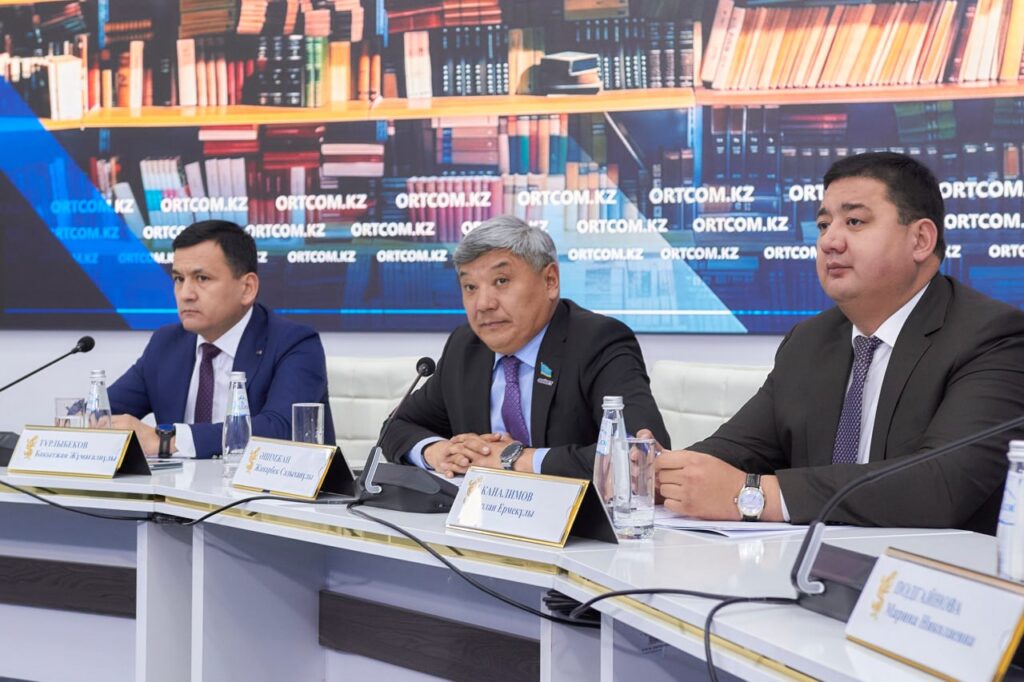 «Кітап оқитын ұлт» марафонына 1,3 миллионнан астам адам тіркелді IMG_1045