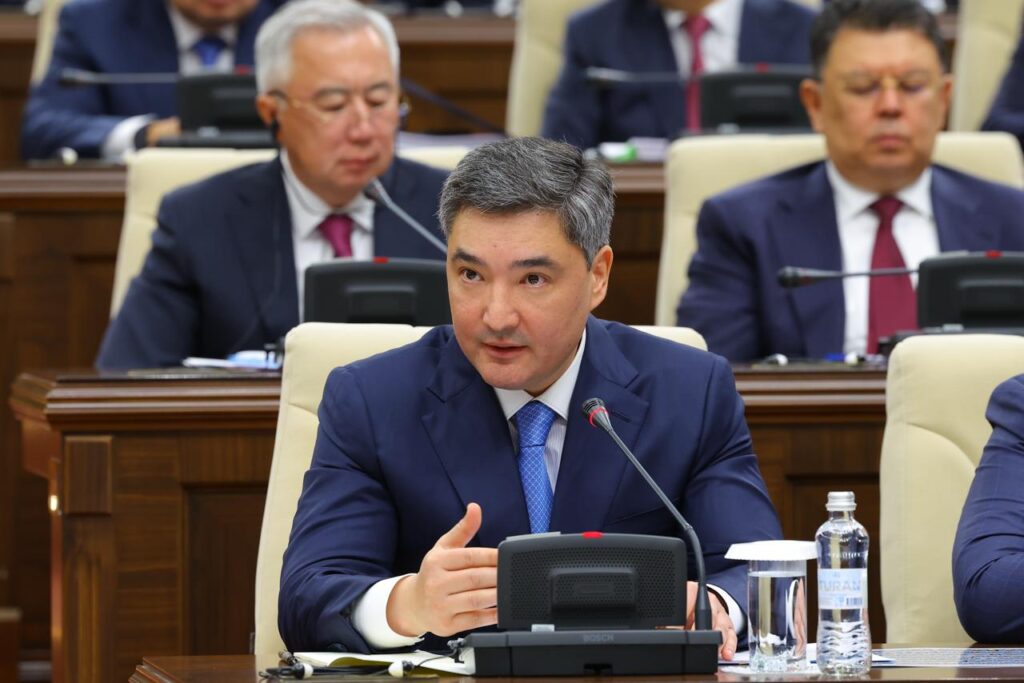 Бектенов бюджет тапшылығын азайту жоспарын айтты IMG_1979